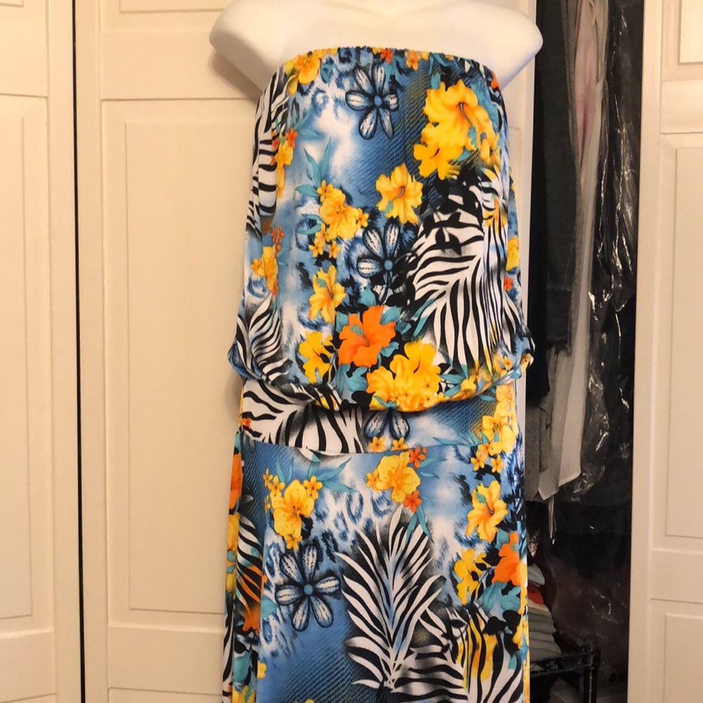 Strapless Flowered Dress 👗